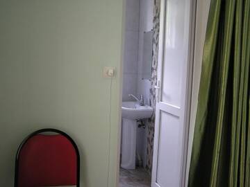 Фото номера Стандартный трехместный номер Проживание в семье Private Cottage at the Black sea г. Шекветили 3