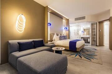Фото номера Стандартный номер с балконом и 1 кроватью размера «king-size» Отель Paragraph Resort &amp; Spa Shekvetili, Autograph Collection г. Шекветили 6