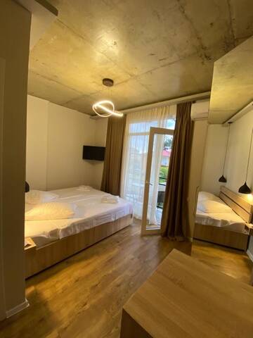 Фото номера Двухместный номер с 1 кроватью с видом на море Отель Home Hotel г. Шекветили 2