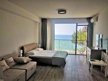 Фото номера Четырехместный номер с видом на море Отель Riviera Shekvetili Hotel г. Шекветили 3